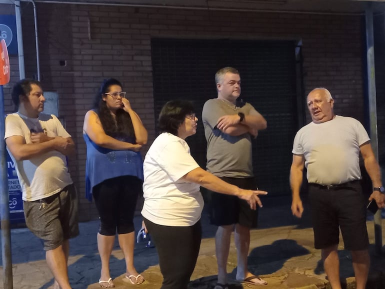 Vecinos de Ñemby alertan sobre carreras ilegales y caos nocturno en la Ruta PY01