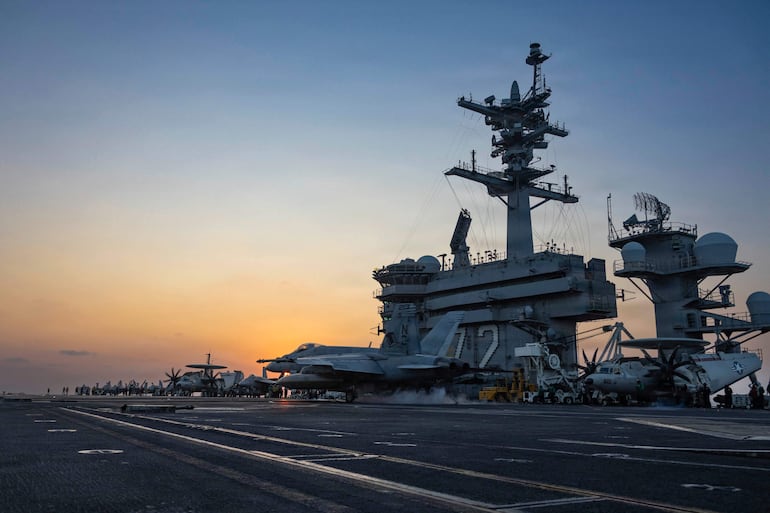 El portaviones US Abraham Lincoln se incorpora a la operación "Furia Épica".