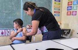 Inician campaña de vacunación casa por casa y en instituciones educativas de Paraguarí.