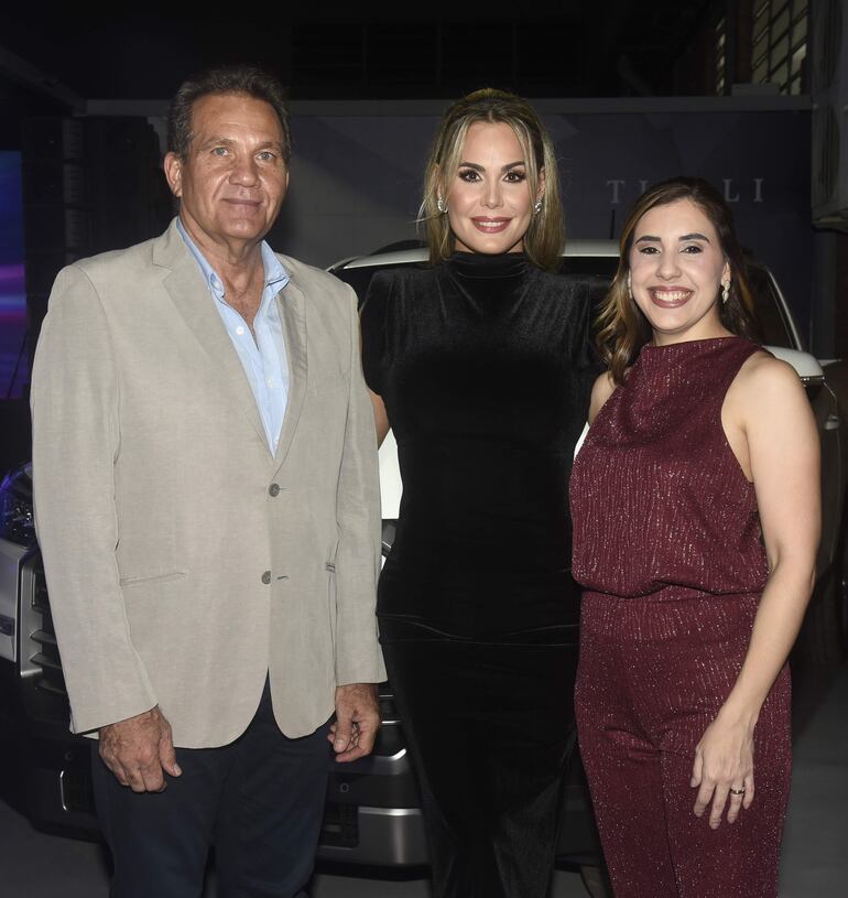 Eugenio Domaniczky, Tania Domaniczky y Verena Knapps.