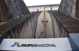 Vista de la Central Hidroeléctrica de Itaipú Binacional.