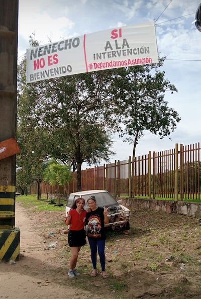 Vecinos colocan pasacalles en zonas donde Nenecho no es bienvenido y exigiendo la intervención de la Municipalidad de Asunción.