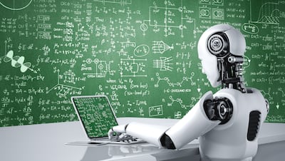 Robot resolviendo ecuaciones, imagen ilustrativa.