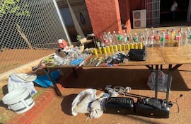 Barias bochas de cocaína, marihuana y otros elementos se lograron incautar durante la requisa en la Penitenciaría Regional de Misiones.