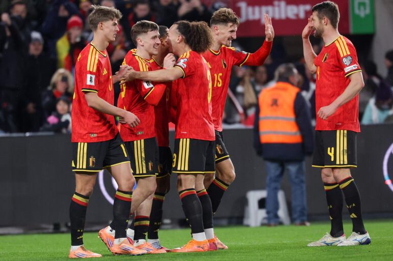 Liege (Belgium), 18/11/2025.- Alexis Saelemaekers of Belgium scores the fifth goal during the FIFA World Cup 26 qualification match between Belgium and Liechtenstein in Liege, Belgium 18 November 2025. (Mundial de Fútbol, Bélgica, Lieja) EFE/EPA/OLIVIER MATTHYS

