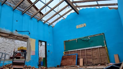 En la Escuela Básica Gral. de Div. Francisco Caballero Álvarez interviene la Constructora Pereira Thalmann S.R.L., y la institución se encuentra en estas condiciones.