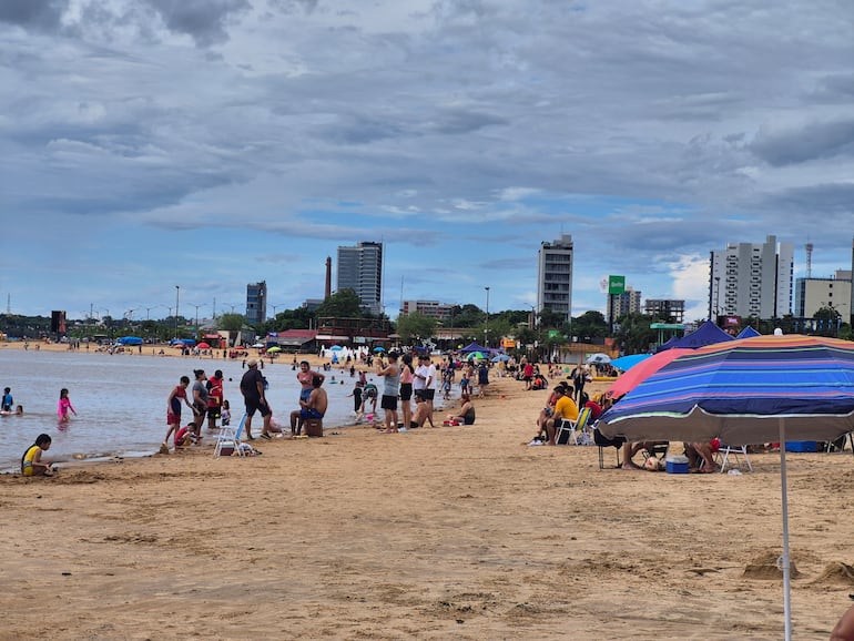 Playa San José de Encarnación en Navidad