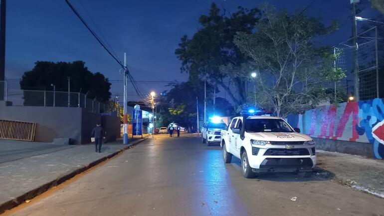 Dispositivo de seguridad en la zona del Estadio Defensores del Chaco.