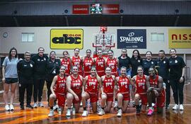 Plantel de Félix Pérez Cardozo que inició con victoria la defensa del título, en la Primera 2025.