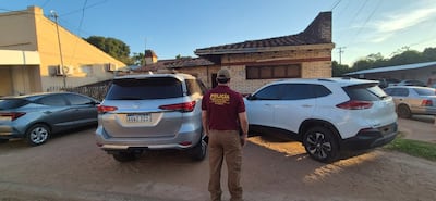 La comitiva fiscal de Ciudad del Este encontró en Coronel Oviedo la Fortuner que, a su vez, estaba entre otros dos vehículos también denunciados como robados en Brasil.