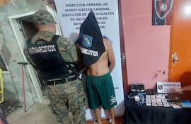 Detienen a hombre con orden de captura por microtráfico en Luque.