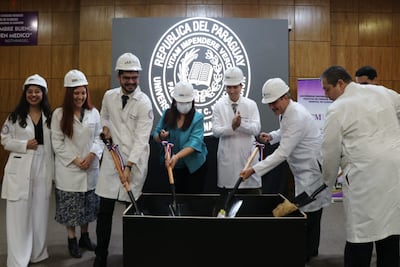 Realizan la palada inicial del Centro de Simulación de la Facultad de Ciencias Médicas de la UNA.