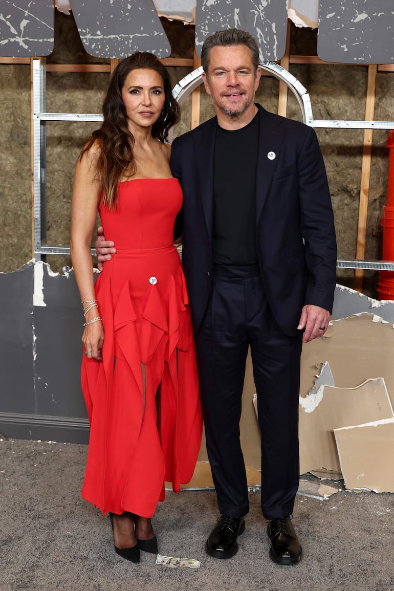 ¡Linda parejita! Luciana Damon and Matt Damon en la premier de "The Rip" en Nueva York. (Cindy Ord/Getty Images/AFP)
