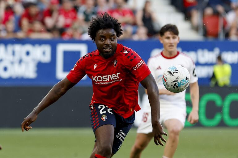 El Sevilla pierde con Osasuna y cae a la zona de descenso