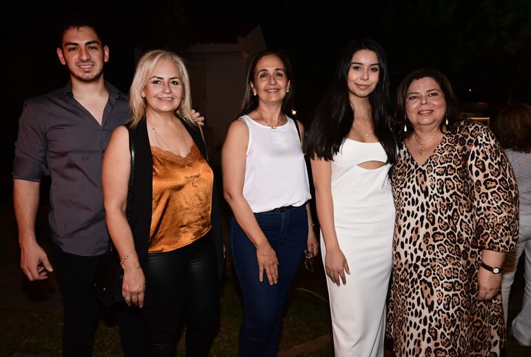 José Galeano, Laura Centurión, Judith Centurión, Carla Moscarda y Susana de Moscarda.