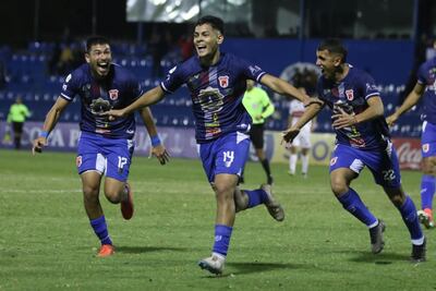 Marcos Junior Giménez Granada, marcó el tercer tanto del "Potro Carapegüeño" que representó el acceso a la tercera fase de la Copa Paraguay. (Foto: APF)