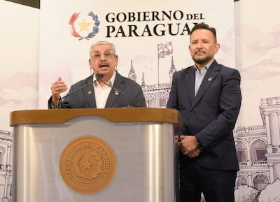 El ministro de Salud, Isaías Fretes, y el presidente del IPS, Derlis León