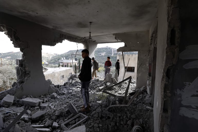 /pf/resources/images/abc-placeholder.png?d=2425