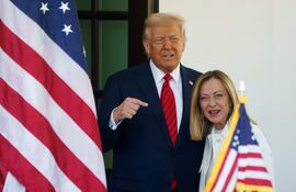 El presidente estadounidense Donald Trump y la primera ministra italiana Giorgia Meloni en la Casa Blanca, en abril de 2025.