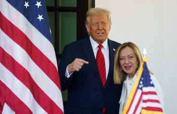 El presidente estadounidense Donald Trump y la primera ministra italiana Giorgia Meloni en la Casa Blanca, en abril de 2025.