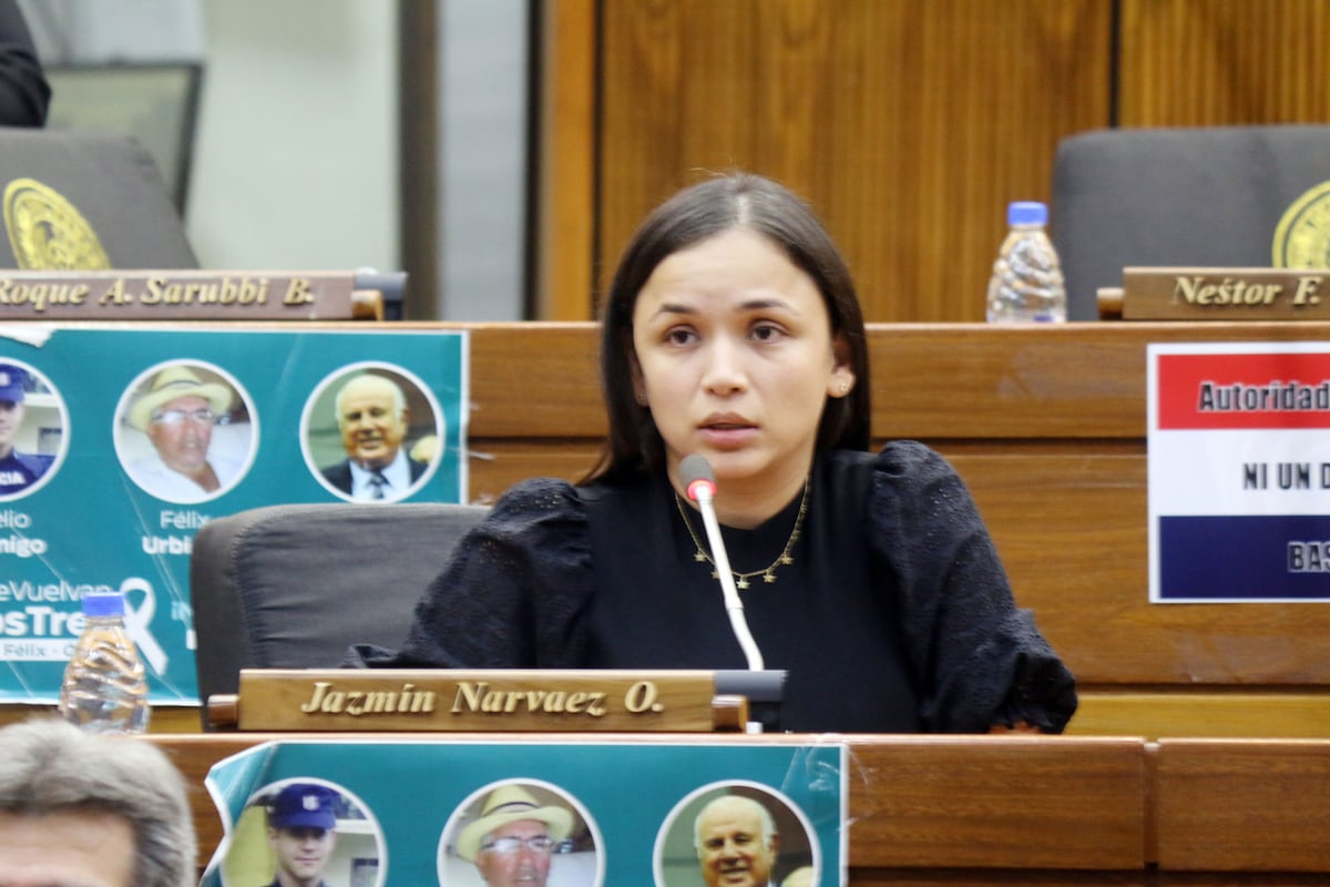 Diputada Jazmín Narváez lanza su precandidatura a gobernadora de Central con apoyo de intendentes