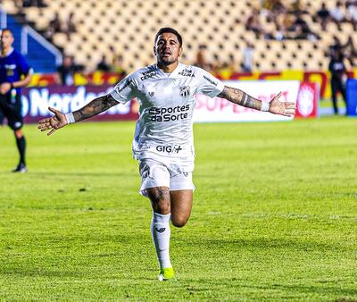 Brazos abiertos de Antonio Galeano (25 años) en la celebración de su gol para el Ceará, en el que milita el también paraguayo Jorge "Pollo" Recalde.