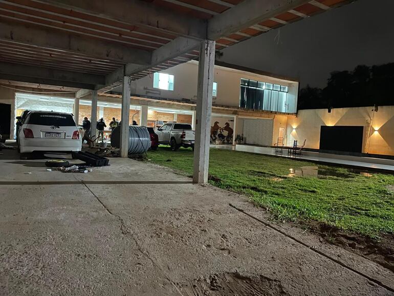 Residencia allanada en el barrio Costa Alegre de la ciudad de Ypané. 