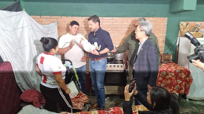 Pedro Alliana visito los campamentos de las familias afectadas la crecida del río Paraná.