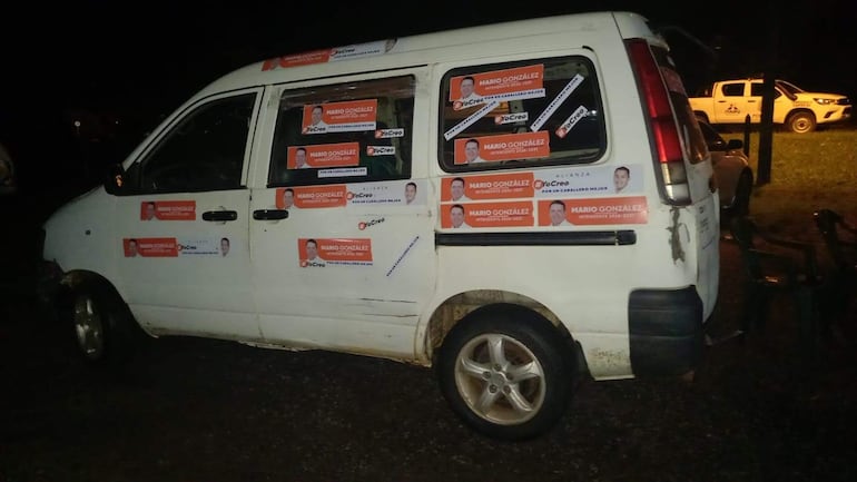 El minibús que realizaba propaganda de Yo Creo quedó con daños materiales tras el incidente registrado en General Caballero.
