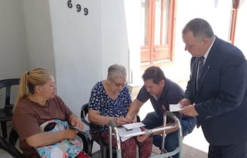Jornada de cedulación en la sede del Consulado del Paraguay en Resistencia, el 13 y 14 de octubre, de 2022. Foto de la Cancillería.
