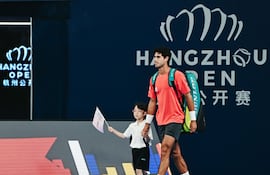 Adolfo Daniel Vallejo Álvarez, nacido en Asunción el 28 de abril de 2004, a su ingreso a la pista para su estreno en el Hangzhou, en China.
en Hangzhou, China.