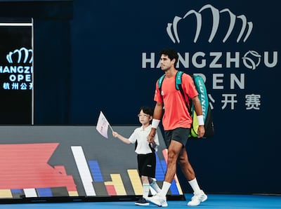 Adolfo Daniel Vallejo Álvarez, nacido en Asunción el 28 de abril de 2004, a su ingreso a la pista para su estreno en el Hangzhou, en China.
en Hangzhou, China.