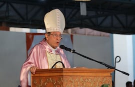 Monseñor Ricardo Valenzuela cuestiona a autoridades del Estado y llama a superar la “ceguera interior”.