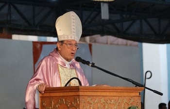 Monseñor Ricardo Valenzuela cuestiona a autoridades del Estado y llama a superar la “ceguera interior”.