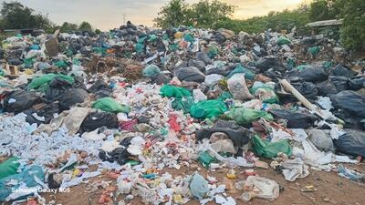 Vertedero clandestino a metros del río Paraguay, en zona Costanera de Asunción.