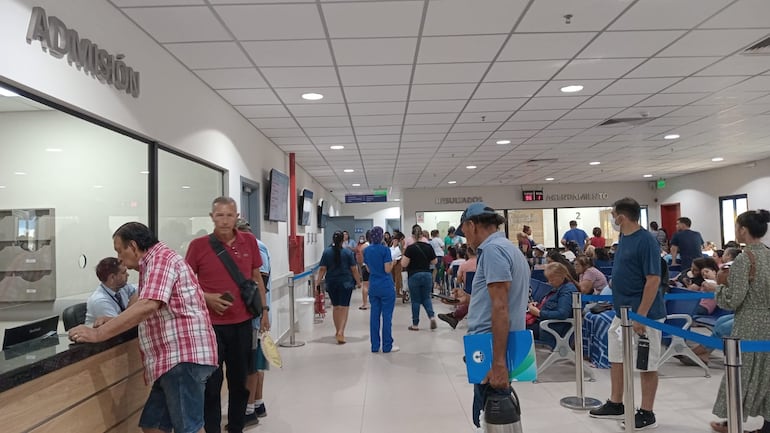 Don Diosnel Gamarra, viajó desde San Pedro del Ycuamandyyú para que en Meprotec le digan que no podía hacerse un estudio que agendó hace tres meses.