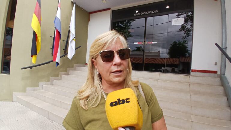 Marilin Caballero Scavone, presidenta de la Cámara de Comercio y Turismo, acompañó a los empresarios en el pedido de reunión.