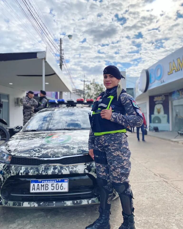 Liz Fabiola Pérez es agente del Grupo Lince. (Instagram/Liz Fabiola Pérez)