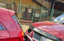 Doctora denunció que conductor la chocó solo por tardar en reaccionar ante un semáforo verde.