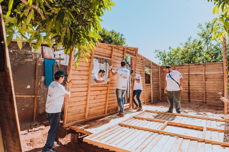 Voluntarios de Techo Paraguay se preparan para sus construcciones de Semana Santa e invitan a sumarse a la tarea.