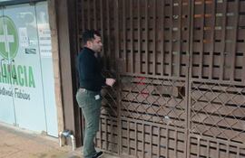 La farmacia "Antonio Fabián" ya había sido allanada dos veces en el marco del feminicidio de Fernanda Benítez.