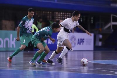 Olimpia goleó a Villa Hayes para alcarzar en la punta a Afemec.