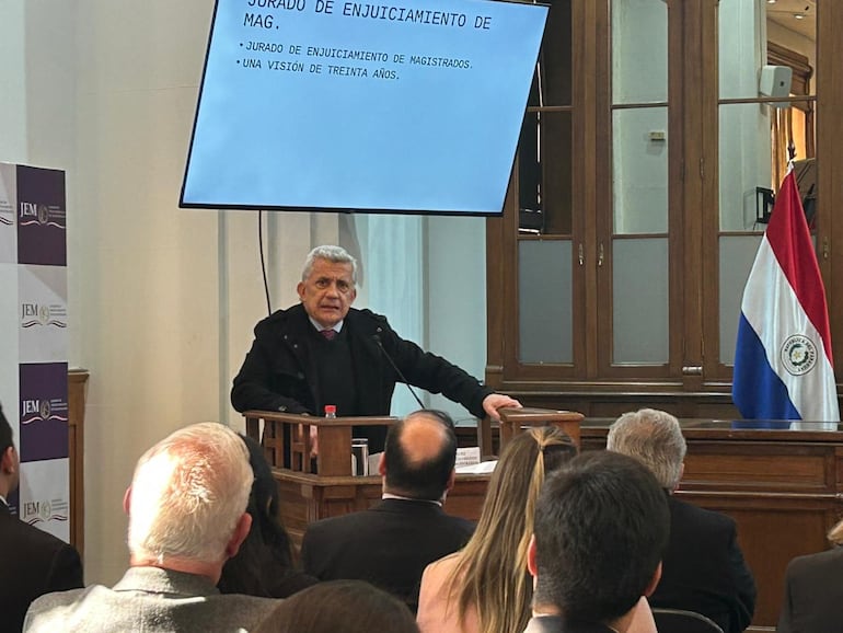 El Prof. Dr. Emilio Camacho brindó una conferencia sobre la Constitución Nacional y el Jurado de Enjuiciamiento de Magistrados (JEM).