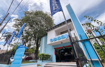 Fachada de la sede de la Essap en San Bernardino.