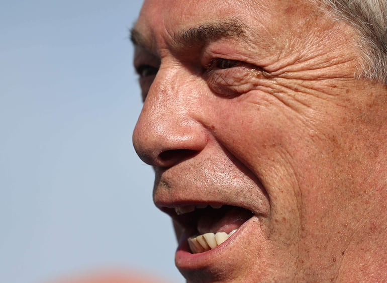 LONDON (United Kingdom), 08/05/2026.- Reform Party leader Nigel Farage speaks at Havering Town Hall in London, Britain, 08 May 2026. Local elections took place across the United Kingdom on 07 May 2026. Early results show gains by Reform and a number of losses for the Labour Party. (Elecciones, Reino Unido, Londres) EFE/EPA/NEIL HALL
