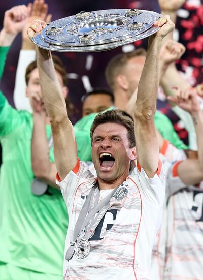 El alemán Thomas Müller (35 años) festeja el título y se despide del Bayern.