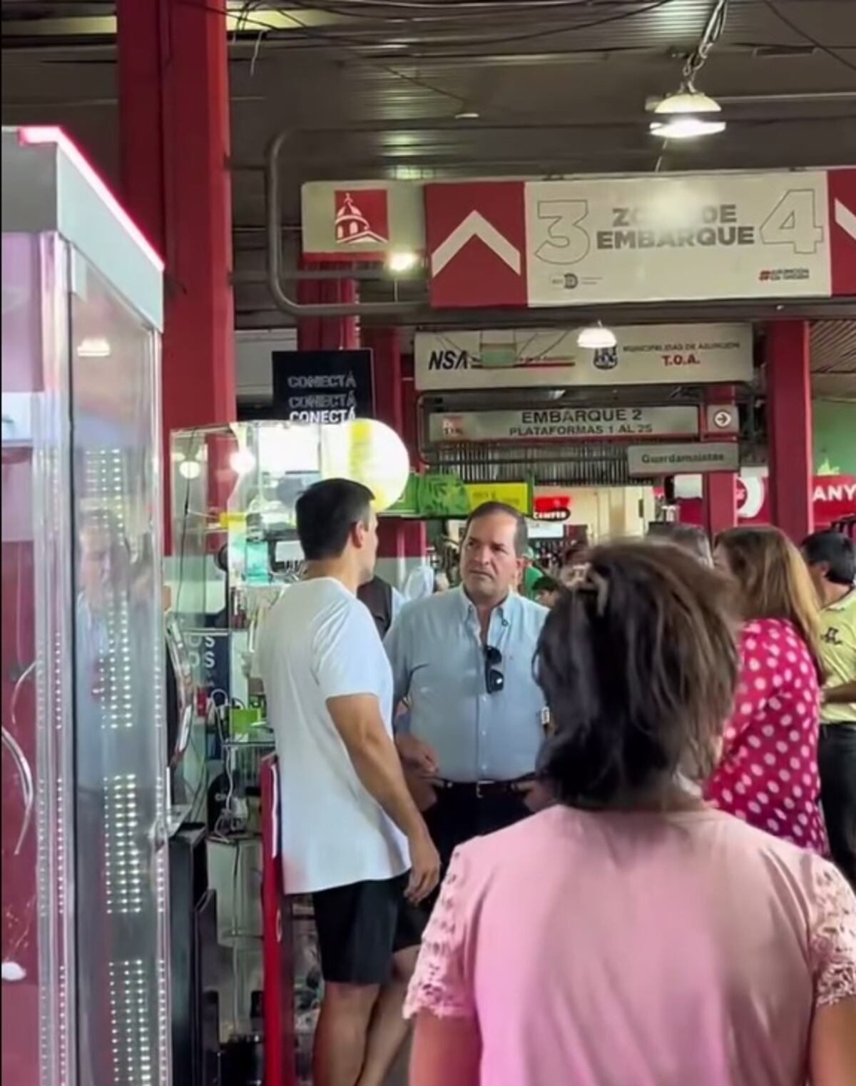 Samaniego dejó la Terminal en ruinas, quiso cederla por 30 años y ahora promete reconstruirla