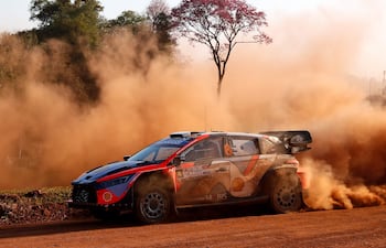 El finlandés Rovanperä lidera la primera jornada del Rally de Paraguay