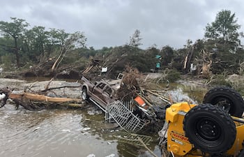 Aumentan los fallecidos por las inundaciones en el centro-sur de Texas.