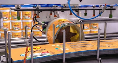 Pinturas Opal, perteneciente al Grupo Amanecer, cuenta además con su propia planta de fabricación de envases.